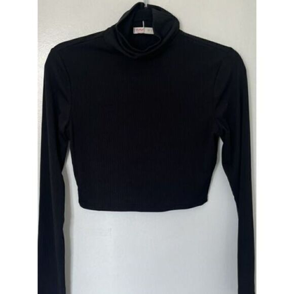 ROMWE Tops - Romwe Women’s Cowl Neck Black Crop Top Size L NWT